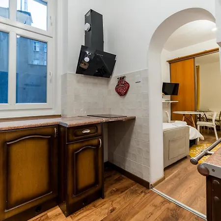 Traugutta Comfort By Bookinghost