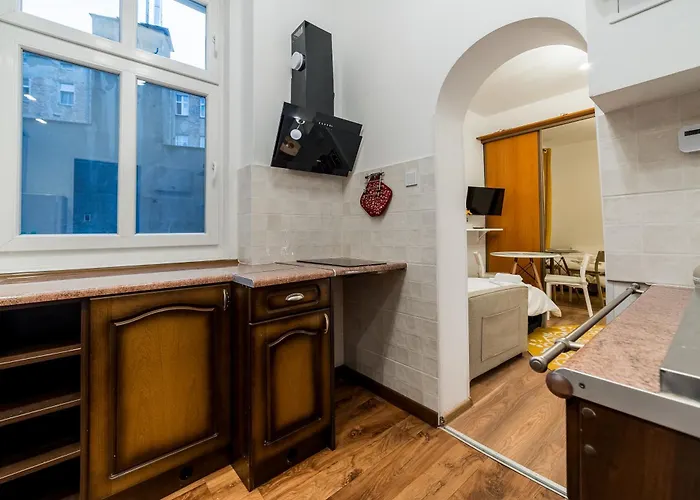 Traugutta Comfort By Bookinghost