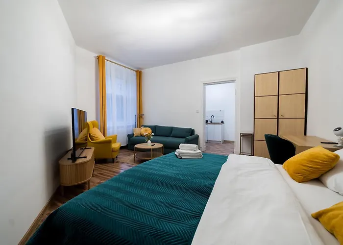 Traugutta Comfort By Bookinghost *