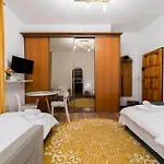 Traugutta Comfort By Bookinghost *