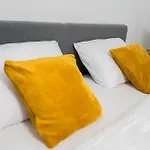 Traugutta Comfort By Bookinghost * ポズナン
