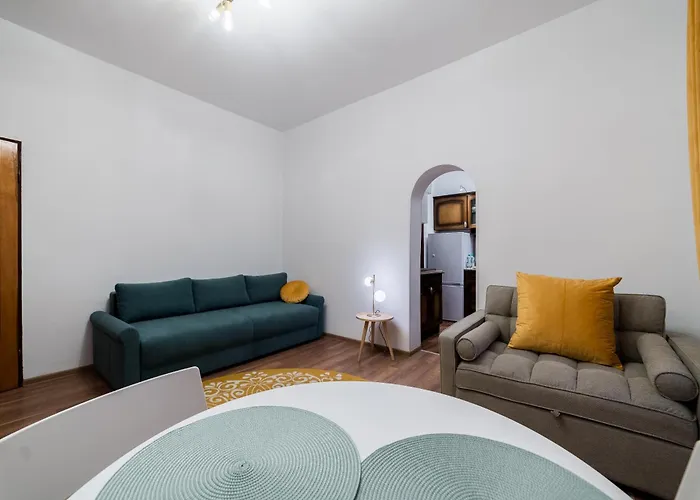 Daire Traugutta Comfort By Bookinghost *