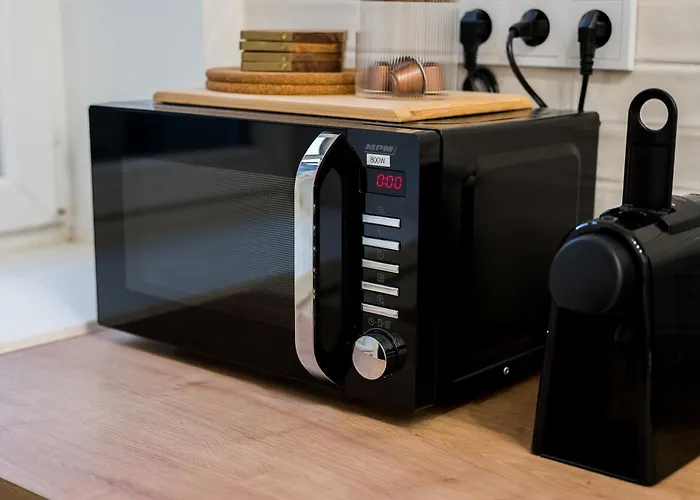 Traugutta Comfort By Bookinghost Daire