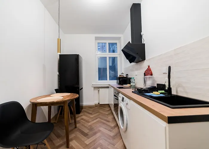 Traugutta Comfort By Bookinghost Daire *